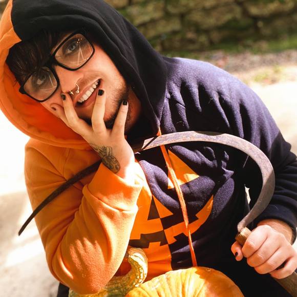 Meet your Posher, Killian - Picture 1 of 1